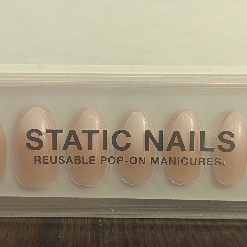 Mademoiselle Almond - Static Nails - NWT - Reusable Pop-On Manicure